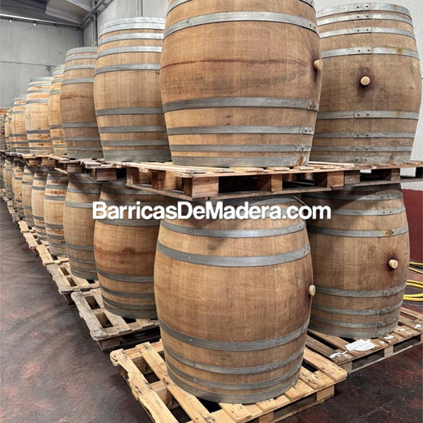 021-2026 Lote de 64 barricas usadas de 600L.